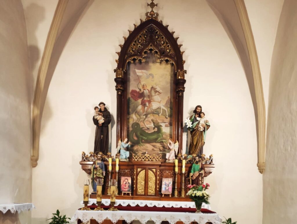 oltář v kostele